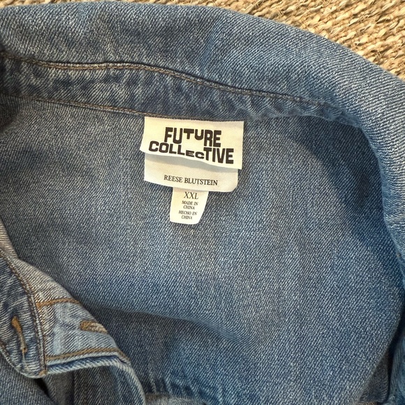 Women's Blue Denim Jacket - Picture 3 of 3